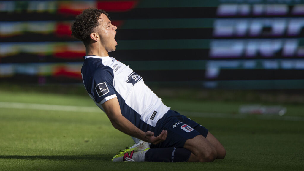 Mikael Anderson jubler i AGF