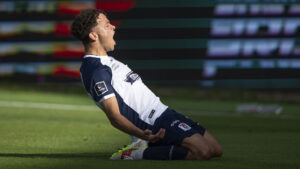 Mikael Anderson jubler i AGF