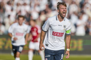 Patrick Mortensen råber under en AGF-kamp