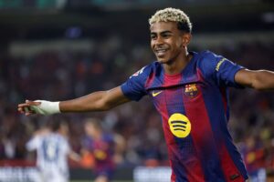 Lamine Yamal fejrer en scoring for FC Barcelona.