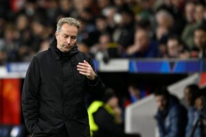 Kasper Hjulmand under Leverkusens kamp mod PSG.