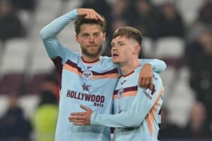 Mathias Jensen jubler over sin scoring mod West Ham.