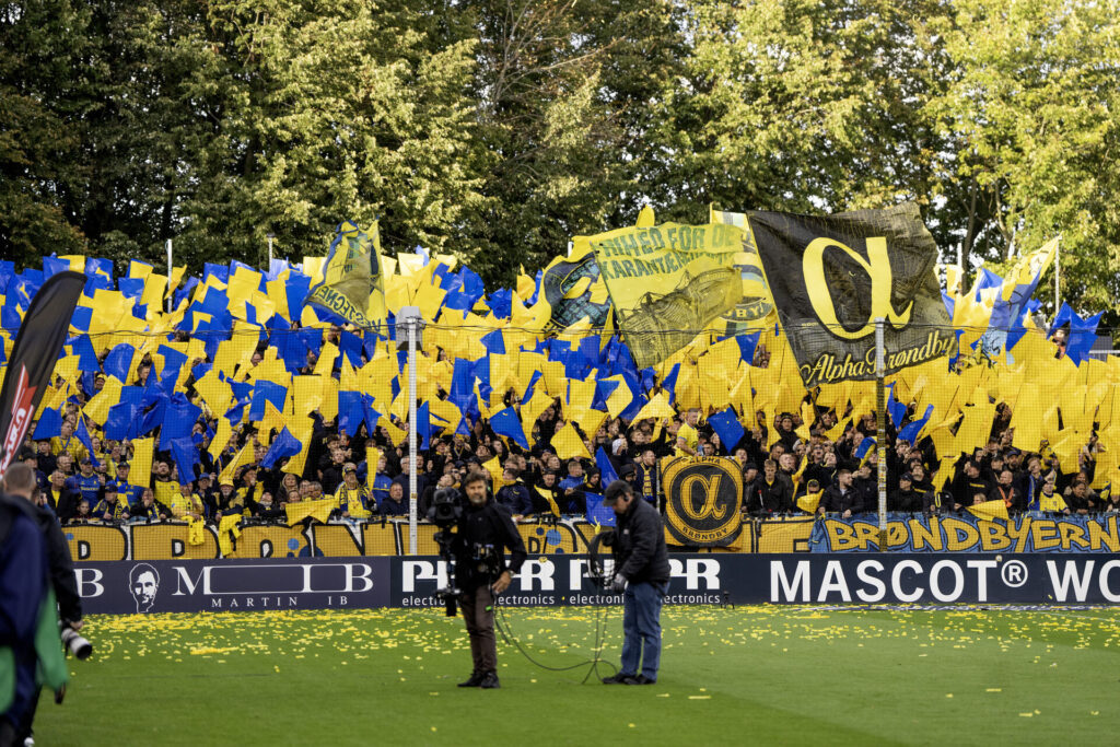Brøndby fans op Ceres Park Vejlby.