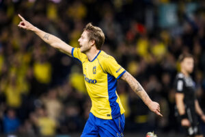 Nicolai Vallys mod OB på Brøndby Stadion. Superliga: Brøndby IF - OB