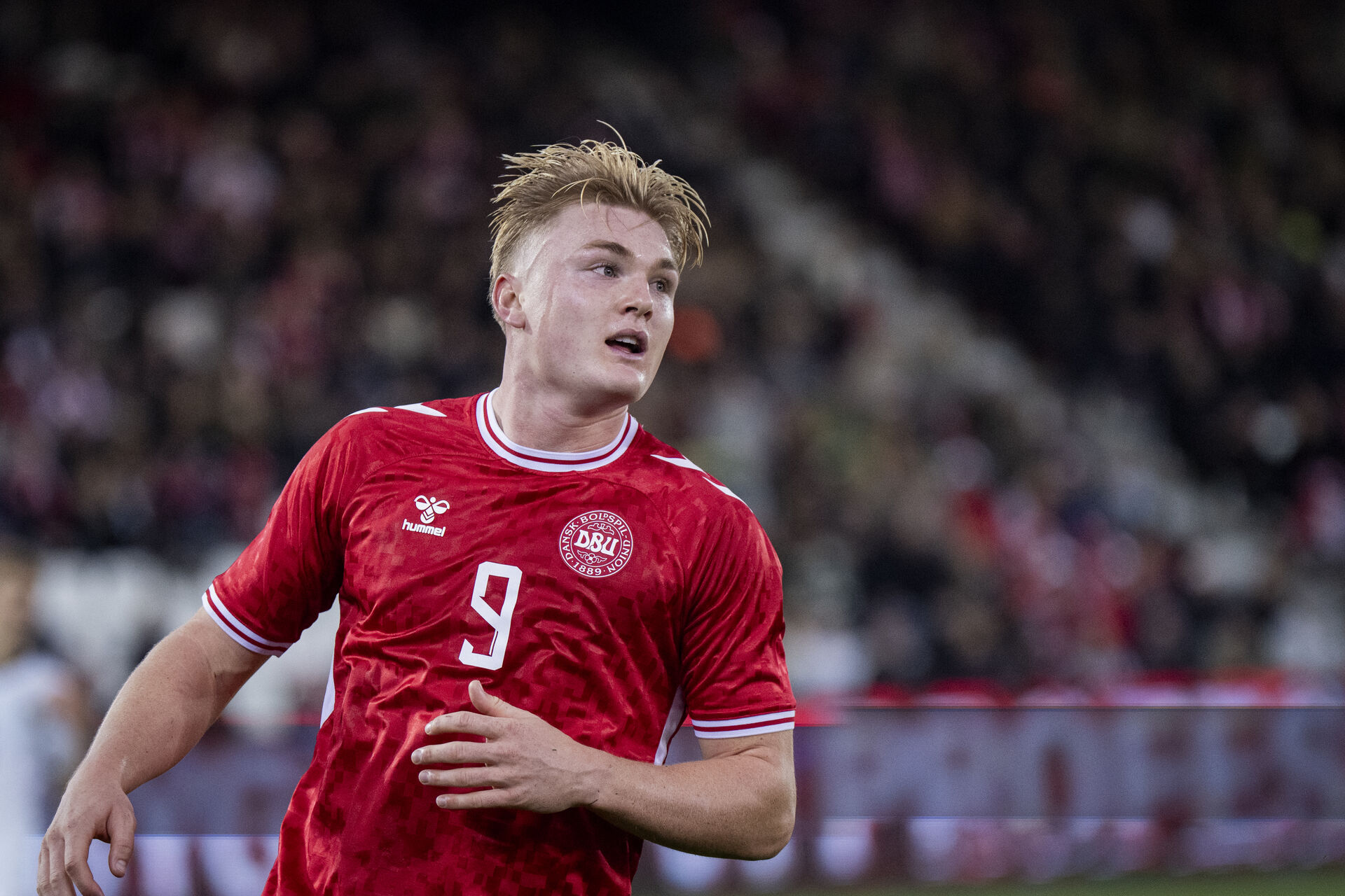 Conrad Harder i aktion for det danske U21-landshold.