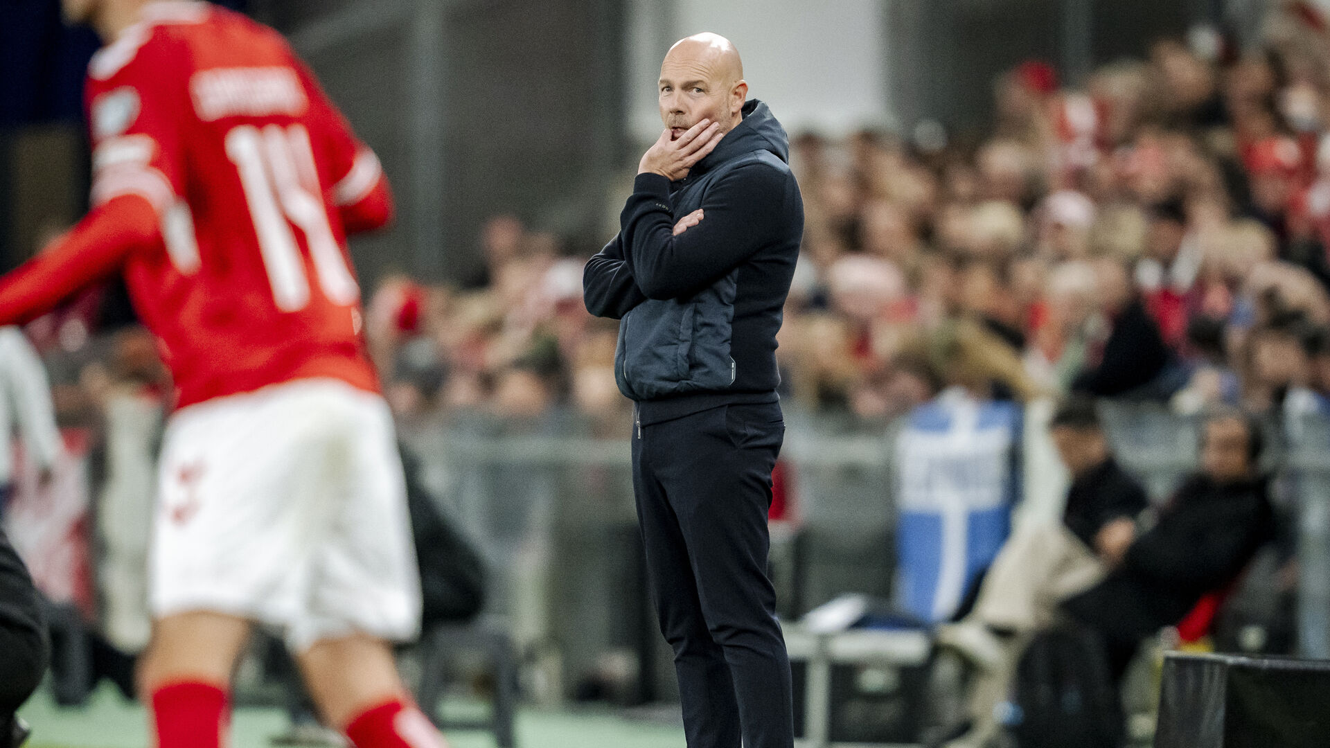 Brian Riemer kigger på en landsholdsspiller