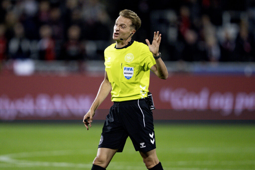 Redder vinker afvisende