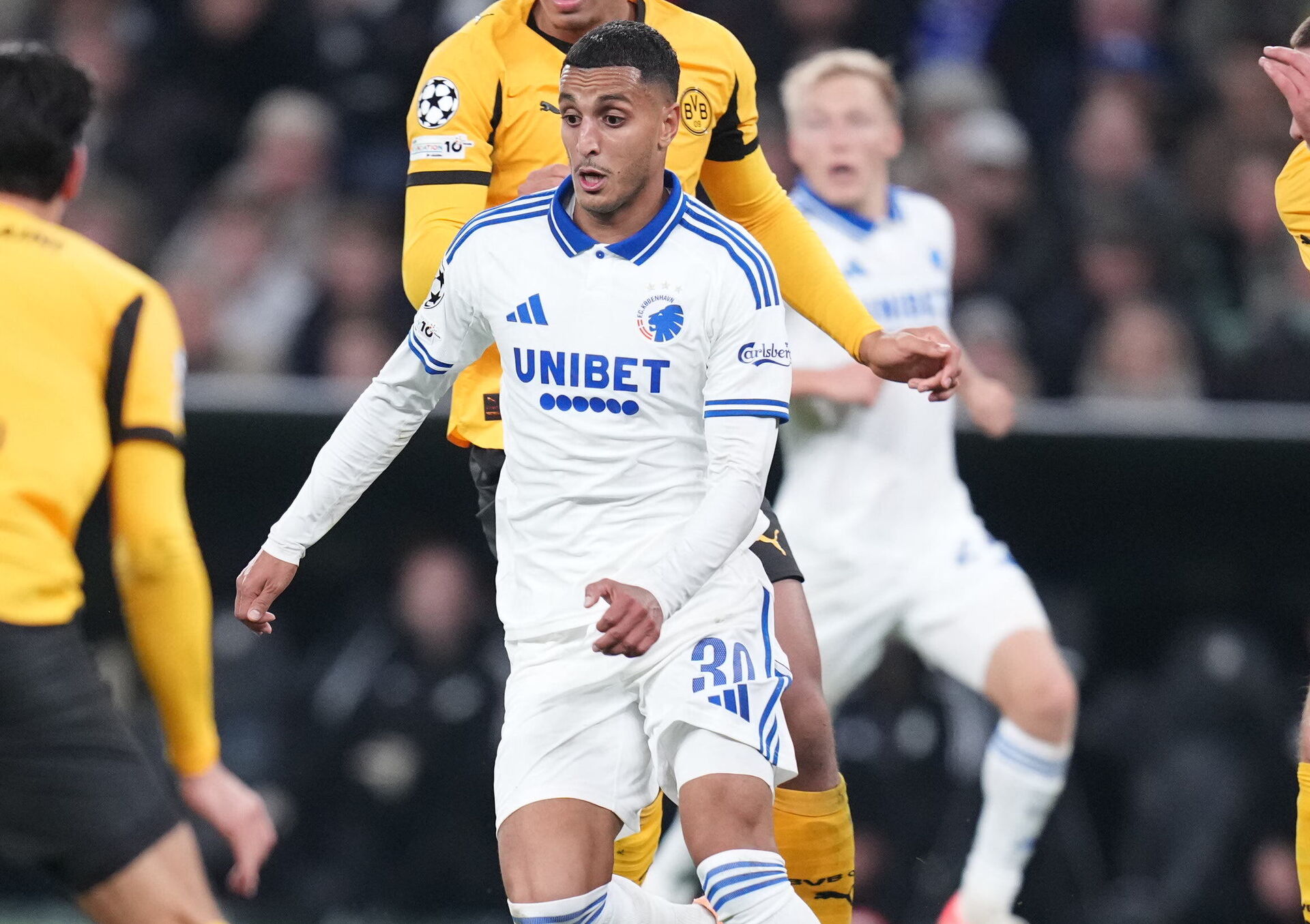 Elias Achouri i kamp mod Dortmund. Champions League: FC Copenhagen - Borussia Dortmund