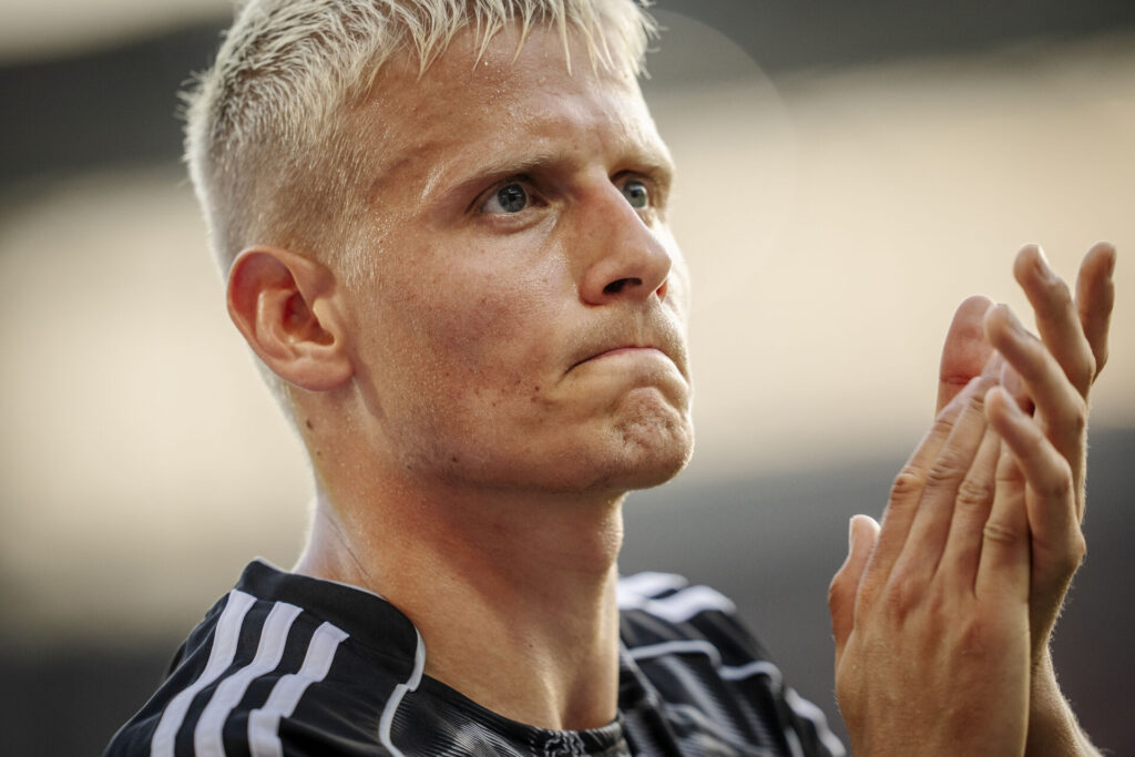 Magnus Mattsson klapper i hænderne.