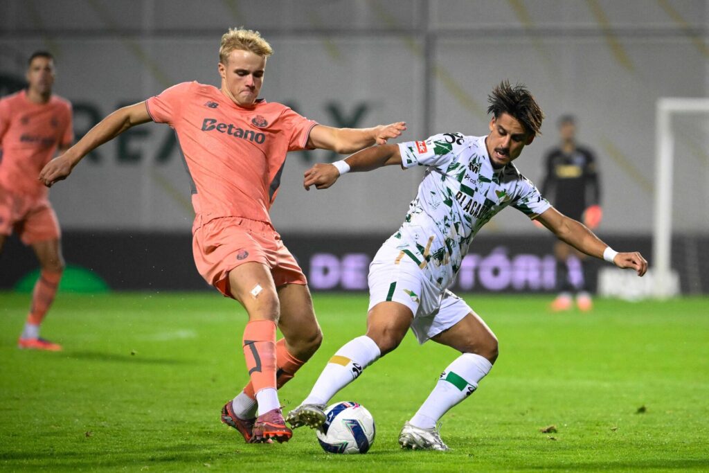 Victor Froholdt i aktion for FC Porto mod Moreirense.