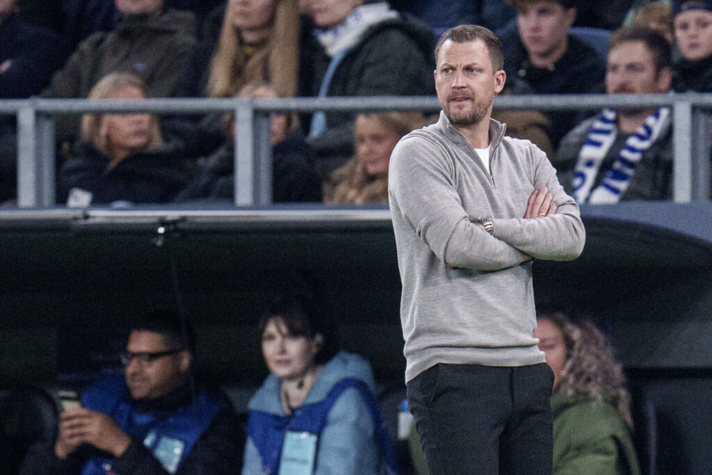 Jacob Neestrup mod korslagte arme.