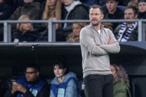 Jacob Neestrup mod korslagte arme.