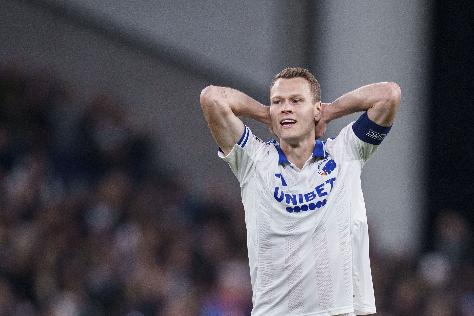 Viktor Claesson ærgrer sig.