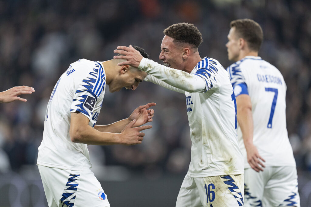 Robert og Mohamed Elyounoussi jubler sammen.