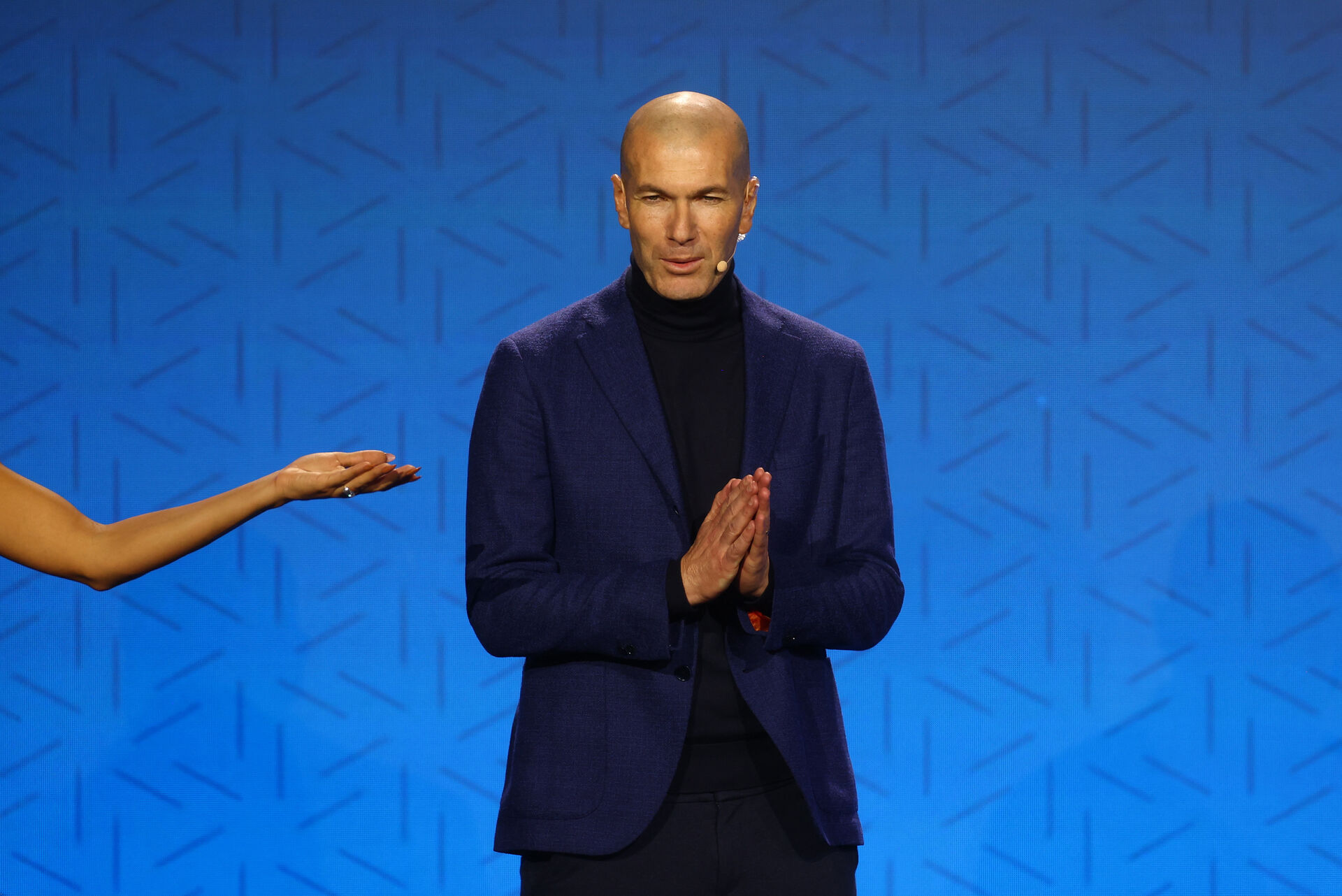 Zinedine Zidane på scenen i London.