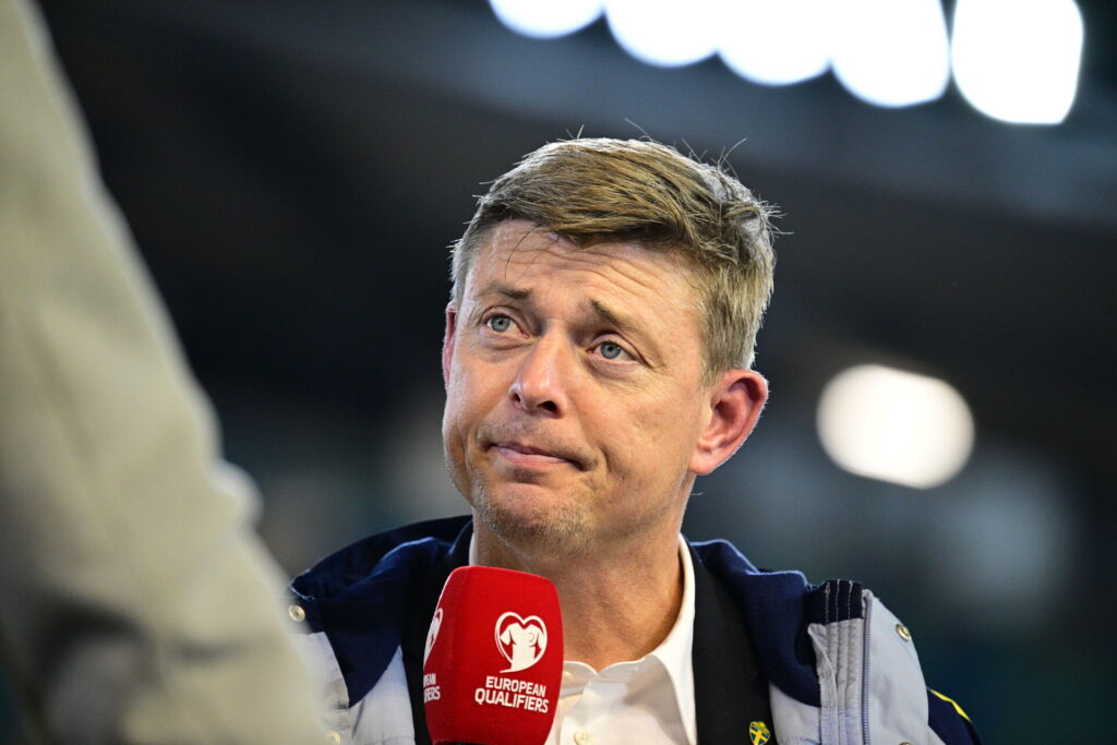 Jon Dahl Tomasson afgiver interview.