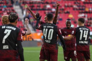 RB Leipzig-spillere jubler efter scoring