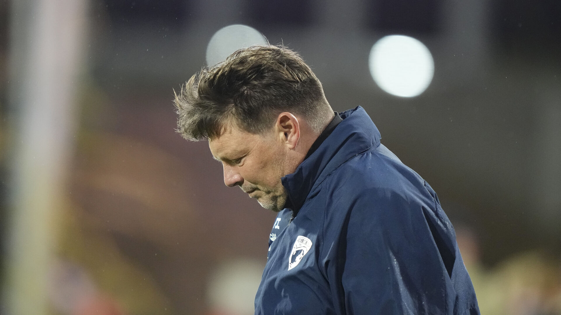 Michael Hansen kigger ned i jorden