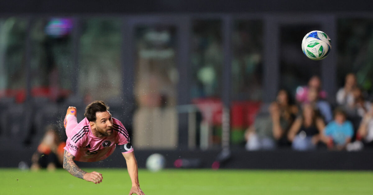 Flyvende argentiner: Messi med sjælden hovedstødsscoring i ny opvisning Foto: Ritzau Scanpix/REUTERS