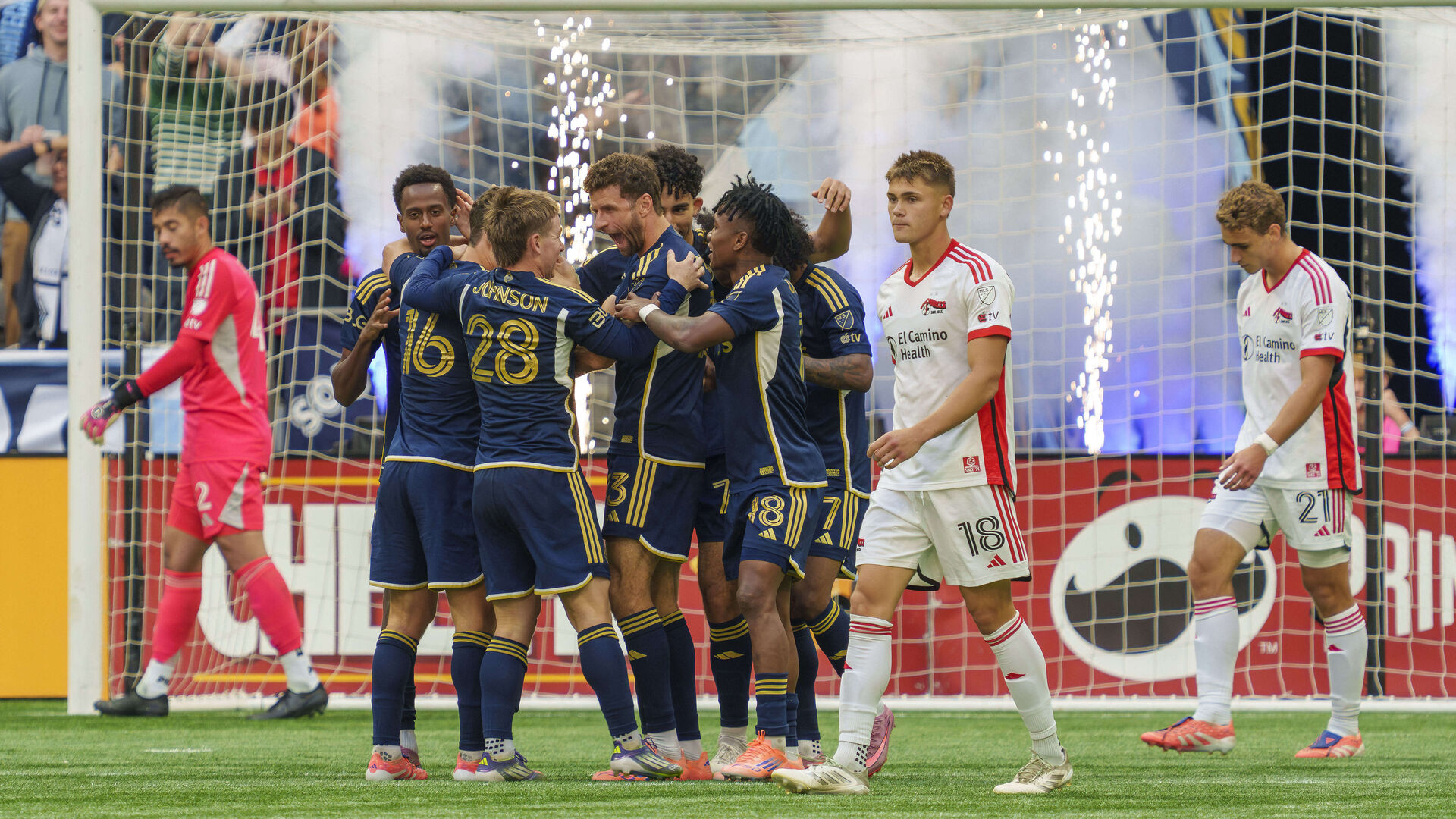 Thomas Müller jubler med Vancouver
