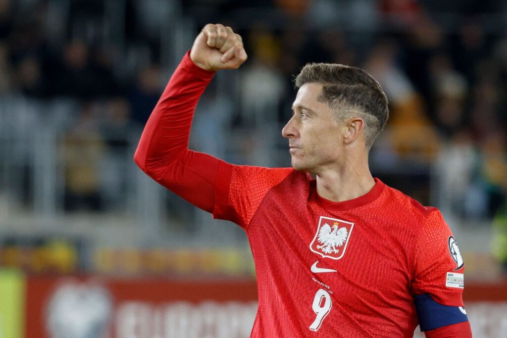 Robert Lewandowski med en knyttet næve.