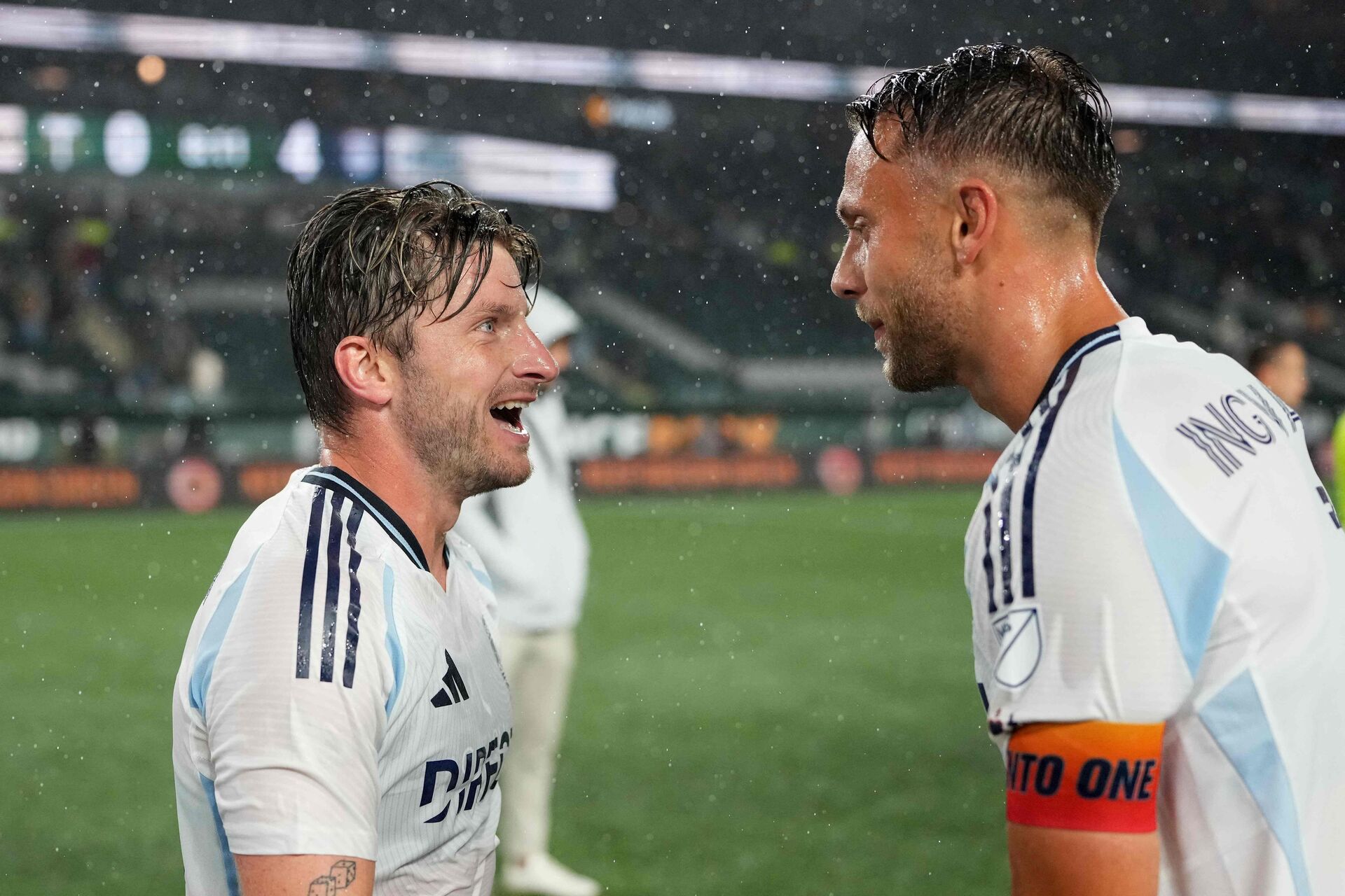 Anders Dreyer og Marcus Ingvartsen fejrer sejr.