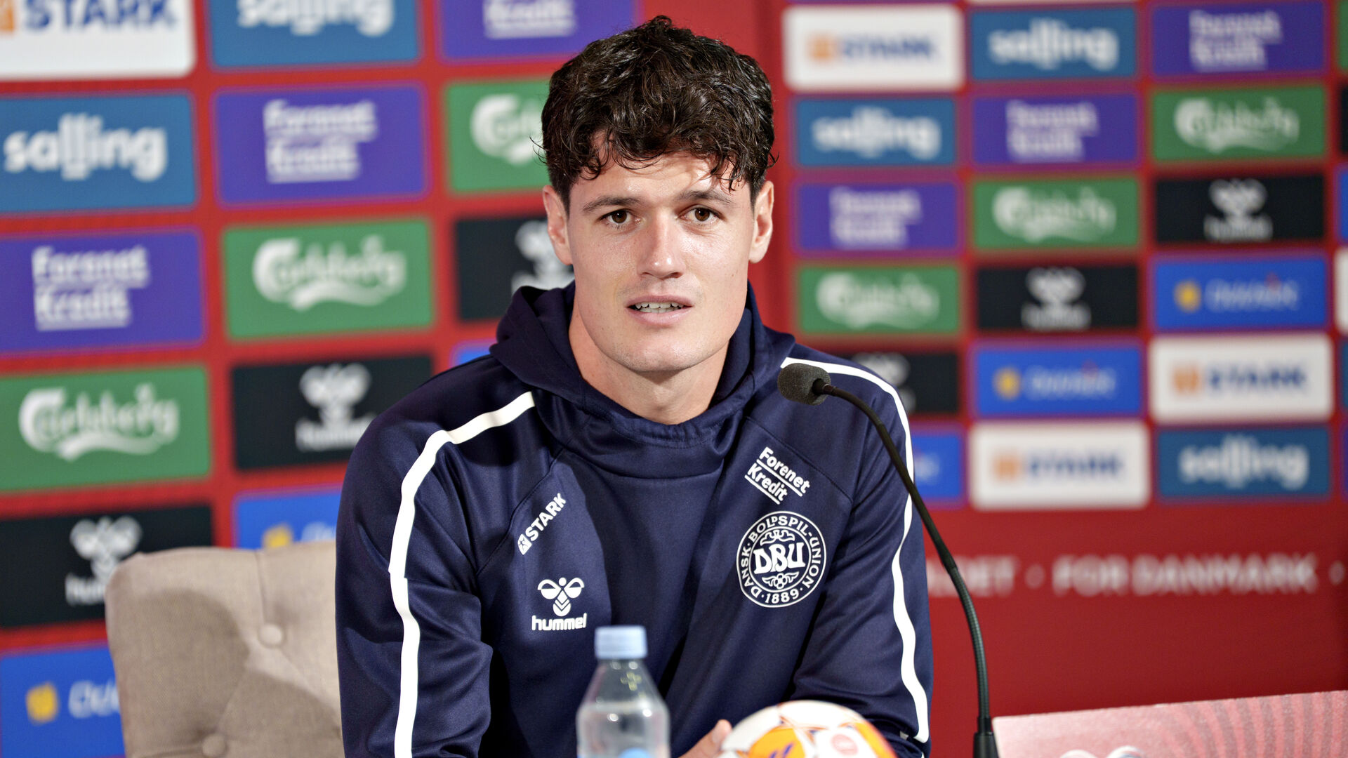 Christian Nørgaard til pressemøde