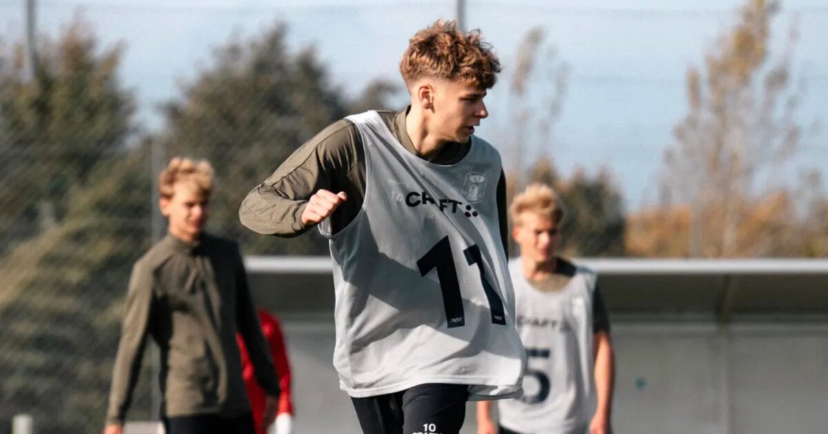 Islandsk AGF-talent rykkes op i førsteholdstruppen Foto: AGF