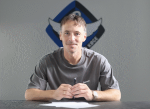 Mike Jensen forlænger med HB Køge