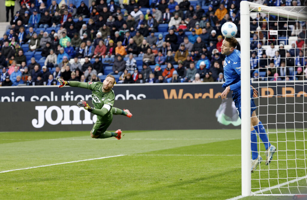 Hoffenheim i færd med at indkassere et mål.