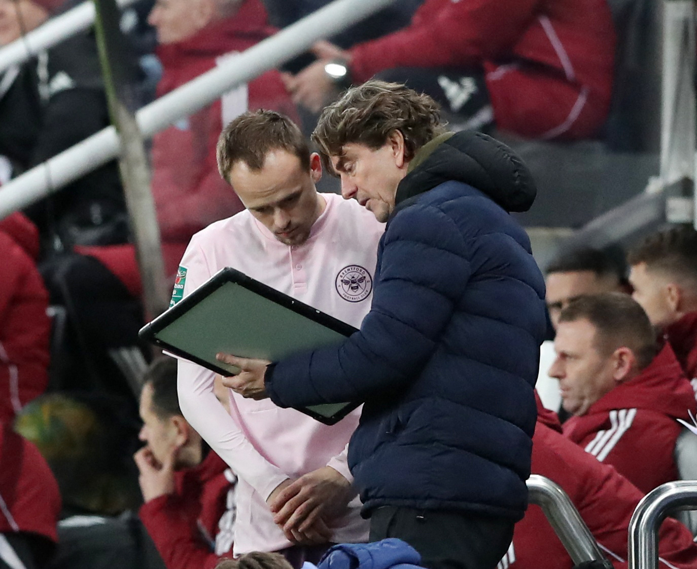 Mikkel Damsgaard og Thomas Frank i Brentford. Carabao Cup - Quarter Final - Newcastle United v Brentford