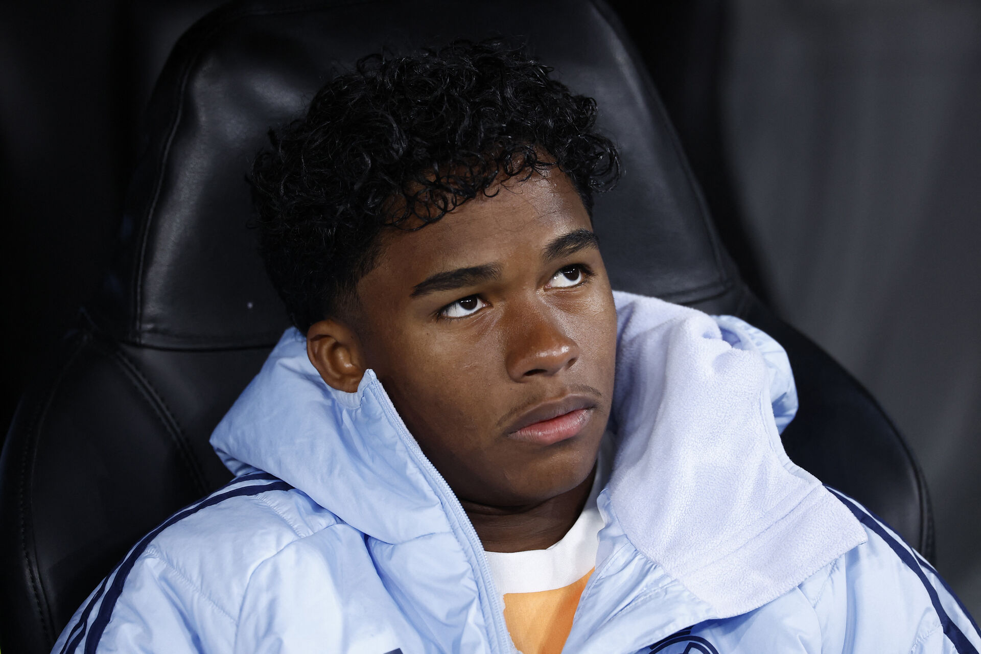 Endrick på bænken for Real Madrid.