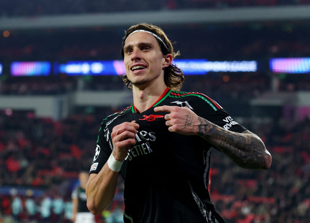 Riccardo Calafiori fejrer en scoring for Arsenal