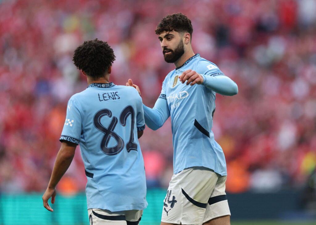 Joko Gvardiol sammen med Rico Lewis.