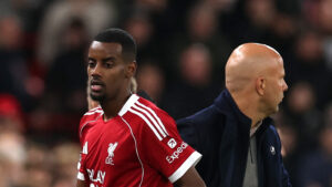 Alexander Isak og Arne Slot