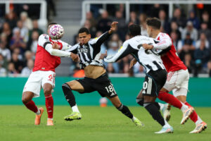 William Osula i duel med Gabriel.