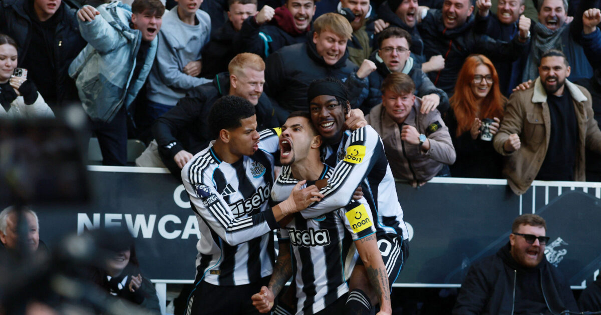 Osula med vigtig aktion: Overtidsscoring forlænger Fulhams dårlige form Foto: Ritzau Scanpix/REUTERS