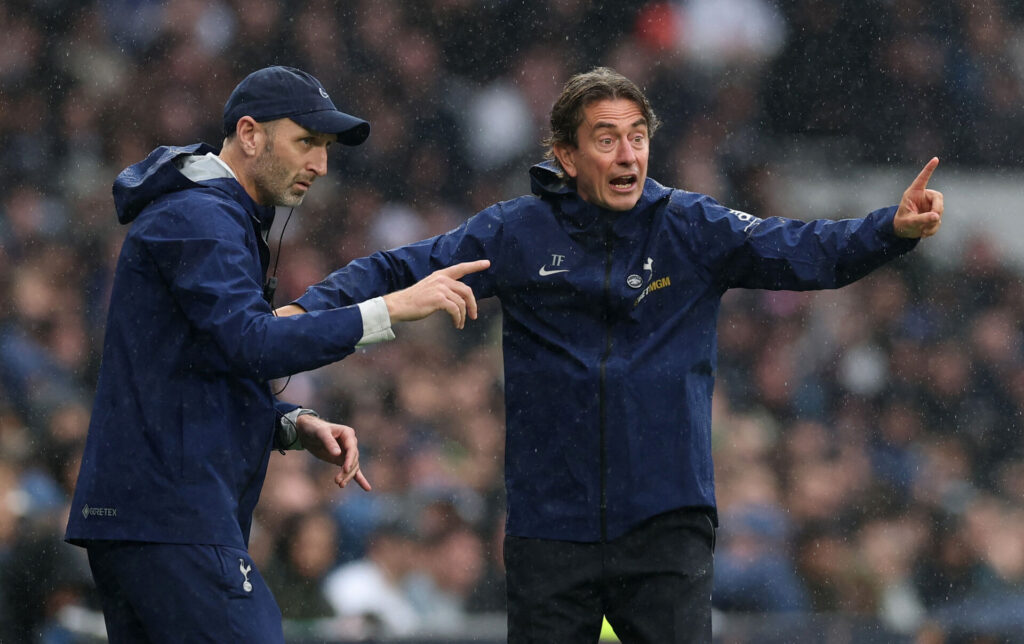 Thomas Frank på sidelinjen for Tottenham.