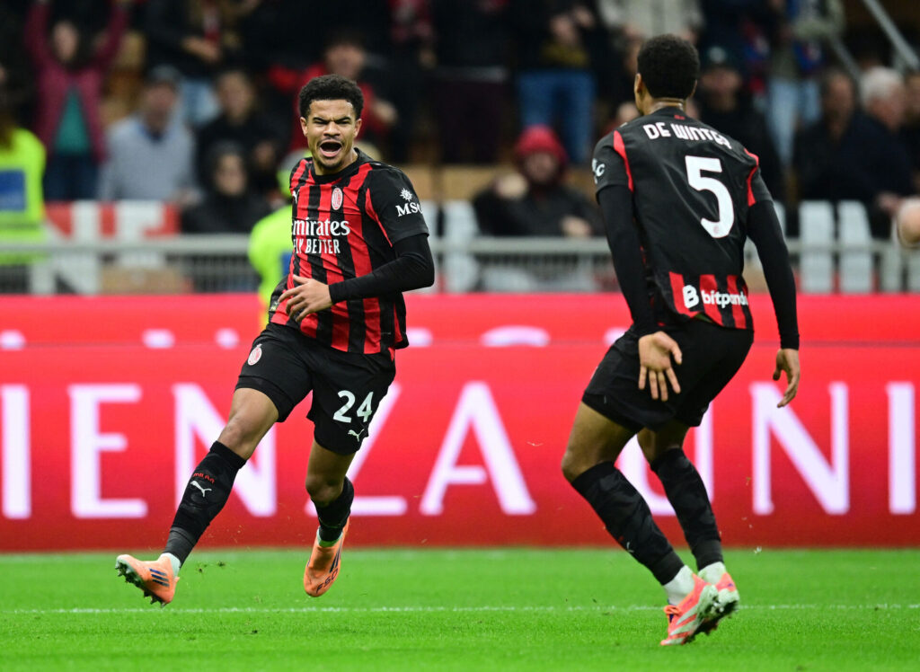 Zachary Athekame jubler over sin 2-2-scoring mod Pisa.