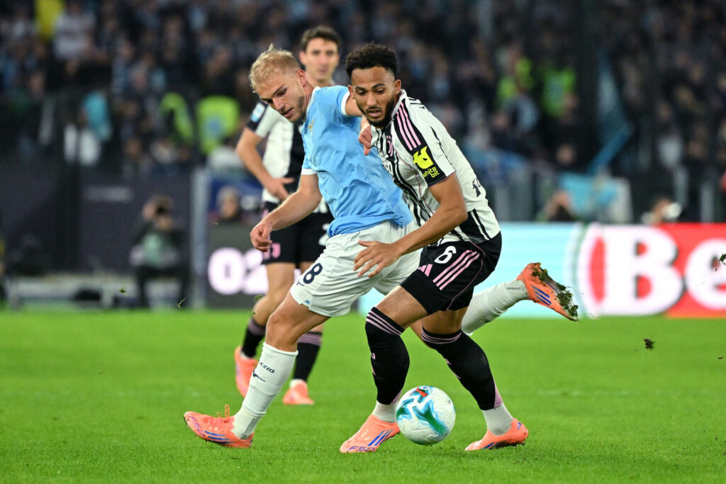 Gustav Isaksen i aktion mod Juventus.