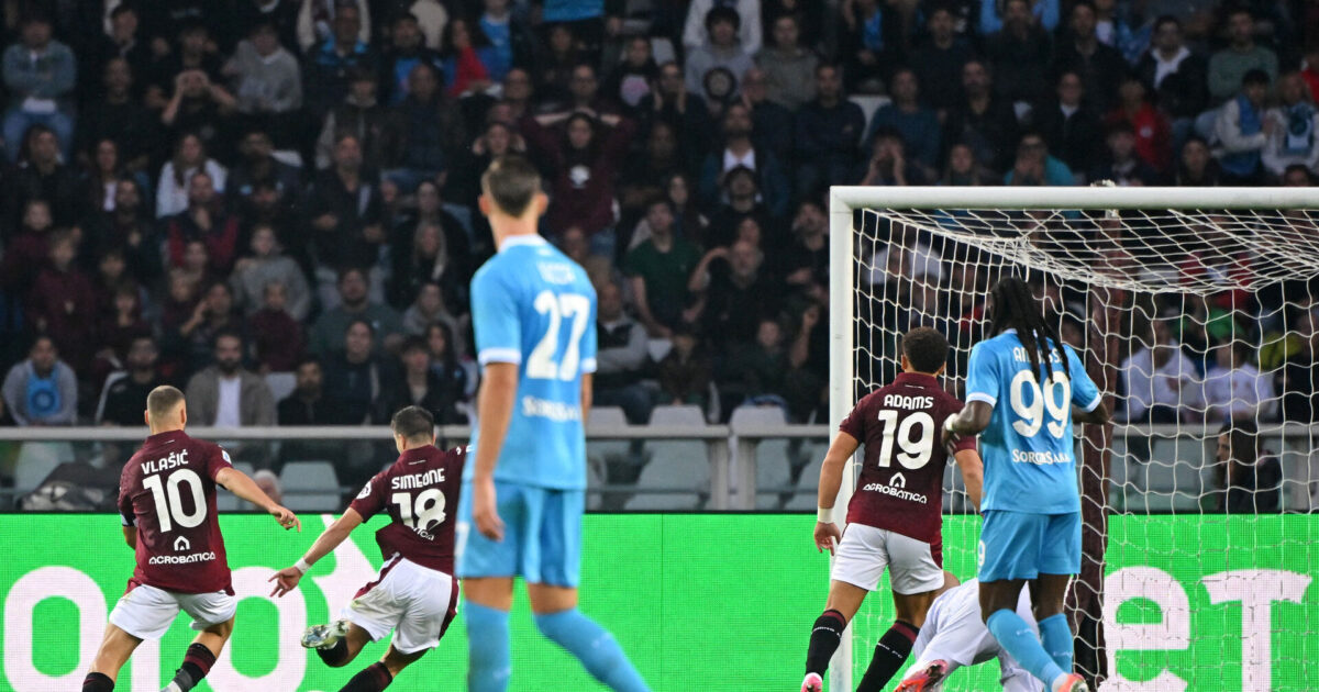 Straffer egen klub: Lejesvend sender Napoli til tælling Foto: Ritzau Scanpix/REUTERS