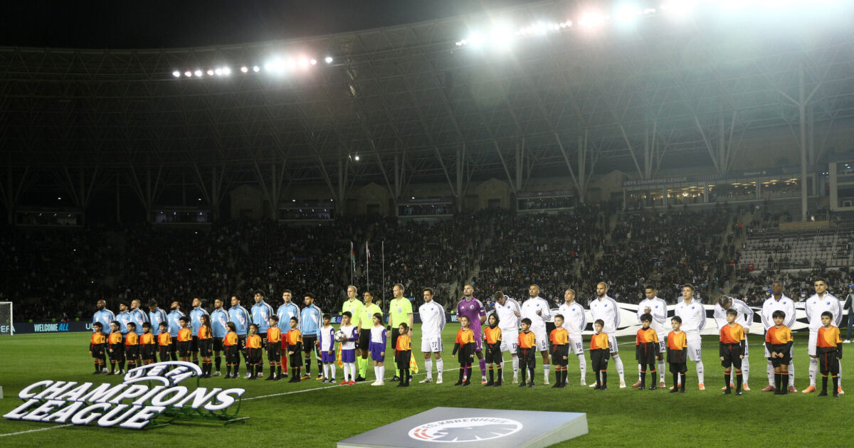 Video: FCK-profil båret fra banen Foto: Ritzau Scanpix/REUTERS