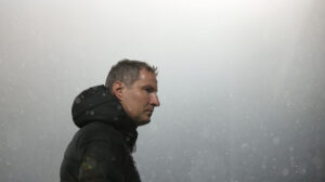 Brian Priske i regnvejr