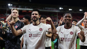 Ousmane Diao jubler sammen med FCM efter sejr i Nottingham