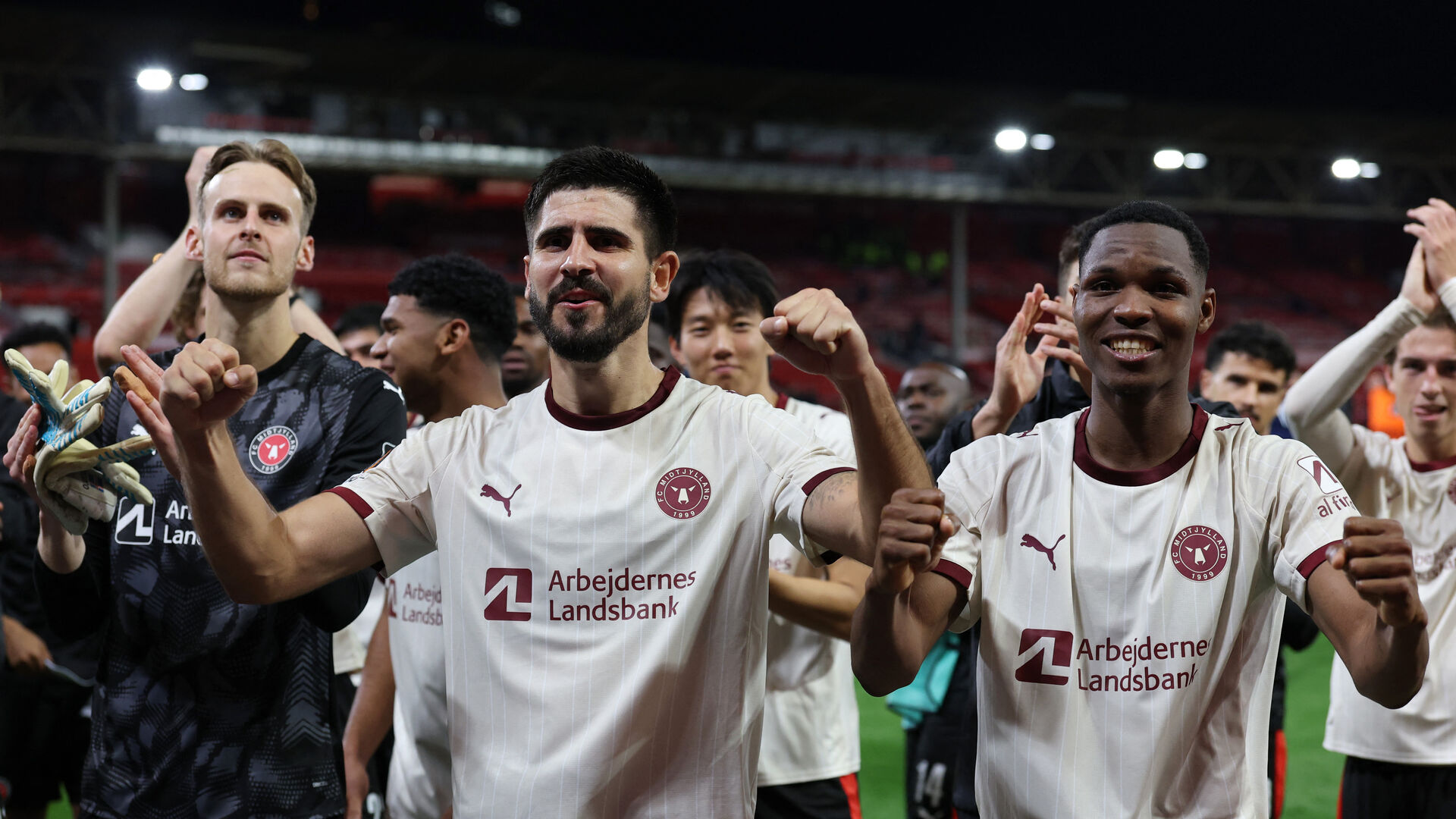 Ousmane Diao jubler sammen med FCM efter sejr i Nottingham