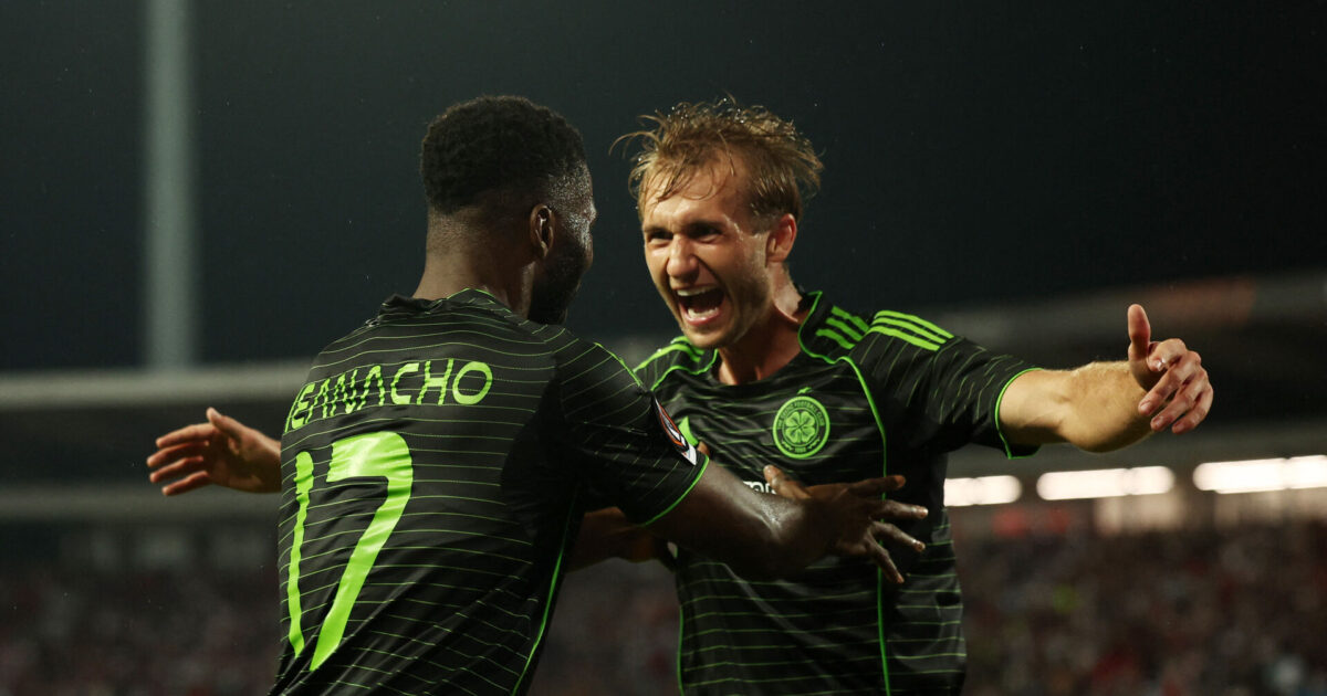 Tidligere FCN-bomber udnytter kæmpe forsvarskoks i sen Celtic-sejr Foto: Marko Djurica/REUTERS