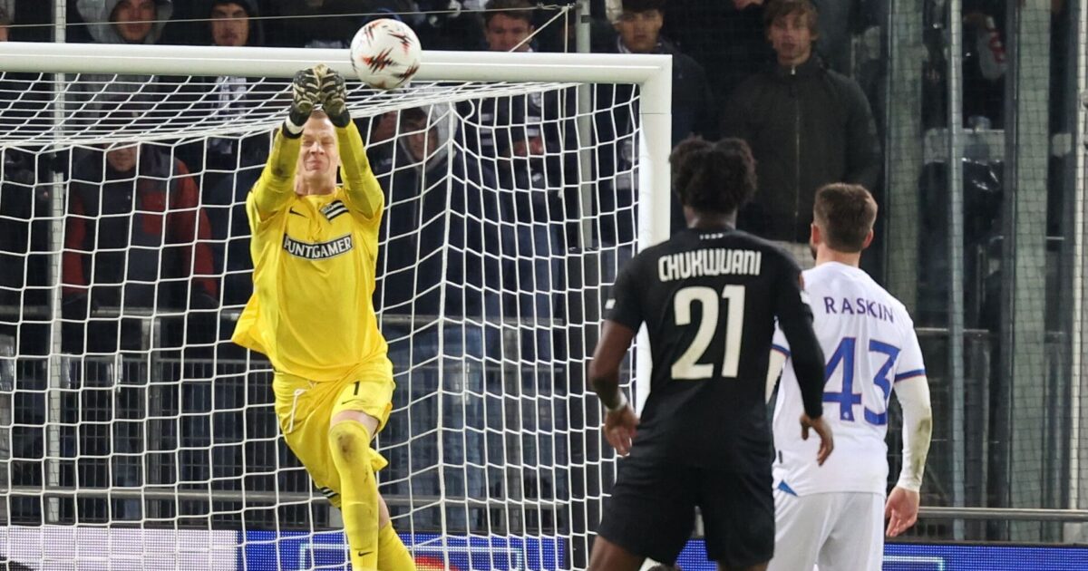 Dansk keeper efter pragtpræstation: Må ikke tænke for længe på det Foto: Photo by ERWIN SCHERIAU 