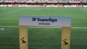Superliga-skilt på Jysk Park