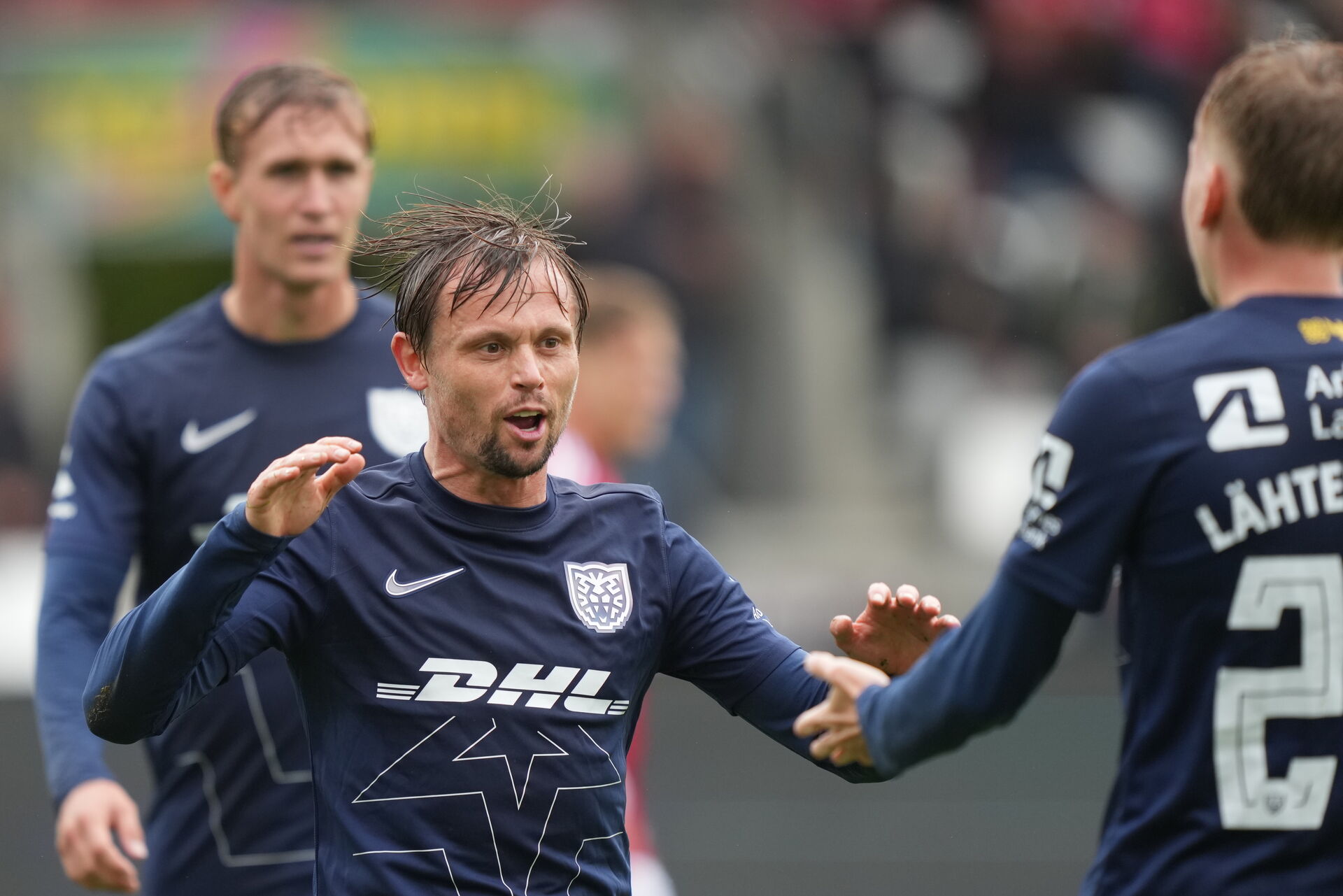 Peter Ankersen fejrer sin scoring for FCN mod Vejle.