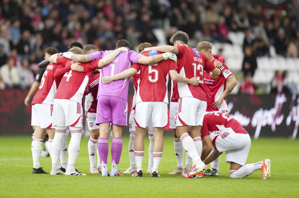 Vejle-spillere i rundkreds